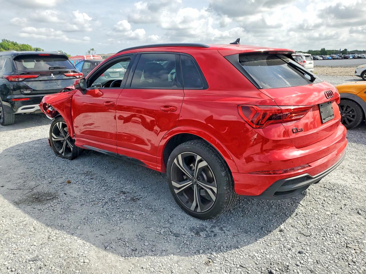 2024 AUDI Q3 VIN WA1EECF37R1080991 photo 2