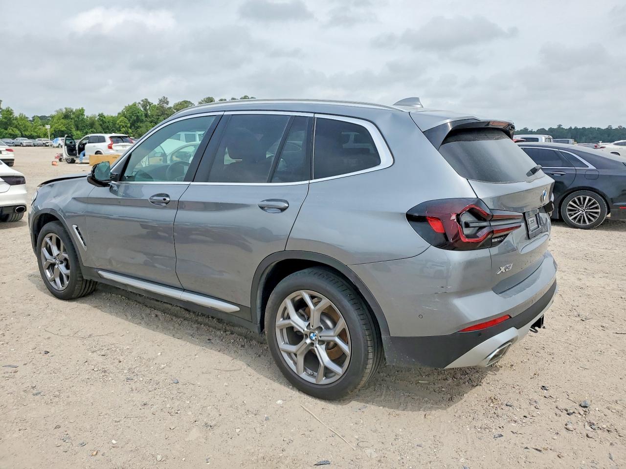2024 BMW X3 VIN 5UX53DP06R9U82605 photo 2