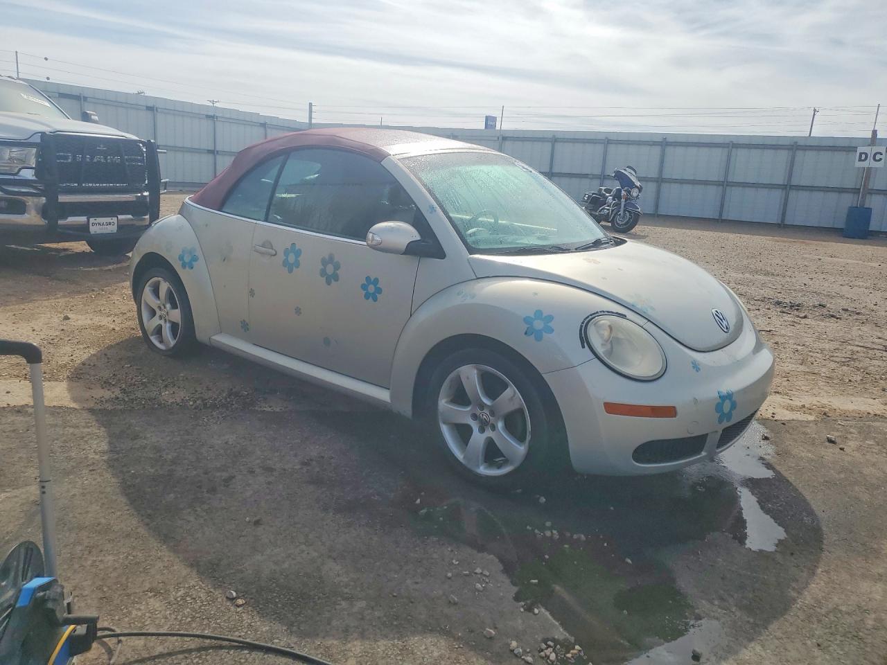 2009 VOLKSWAGEN Beetle VIN 3VWSF31Y49M412247 photo 4