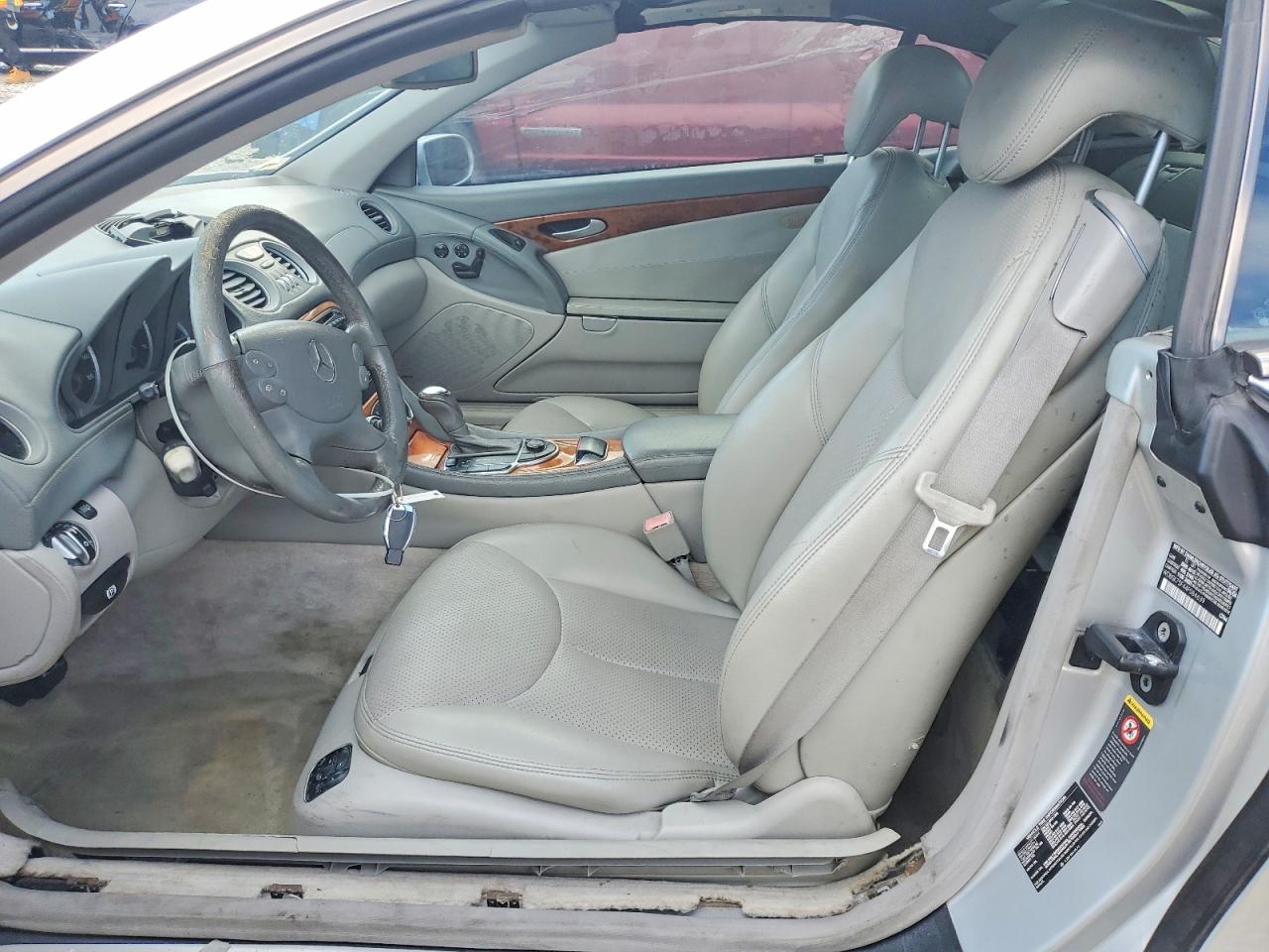 2004 Mercedes-Benz Sl-class VIN WDBSK75F44F084639 photo 7