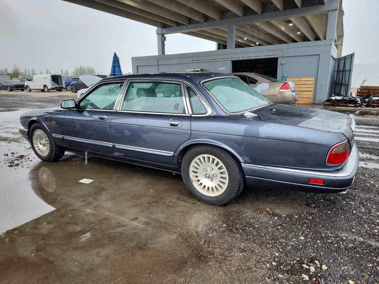 1996 Jaguar Xj VIN SAJKN6743TC764743 photo 2
