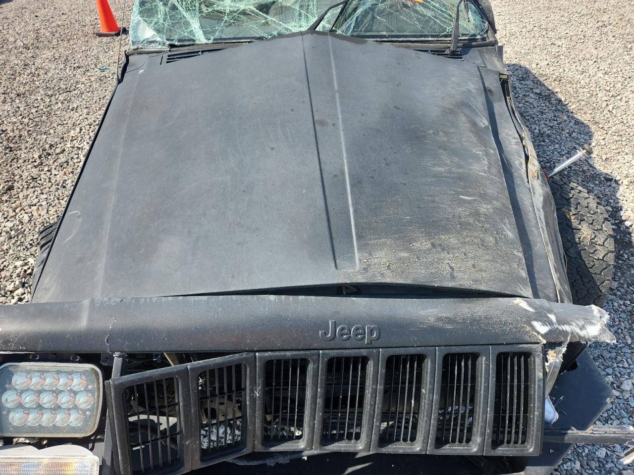 1999 Jeep Cherokee VIN 1J4FF28S4XL634392 photo 11