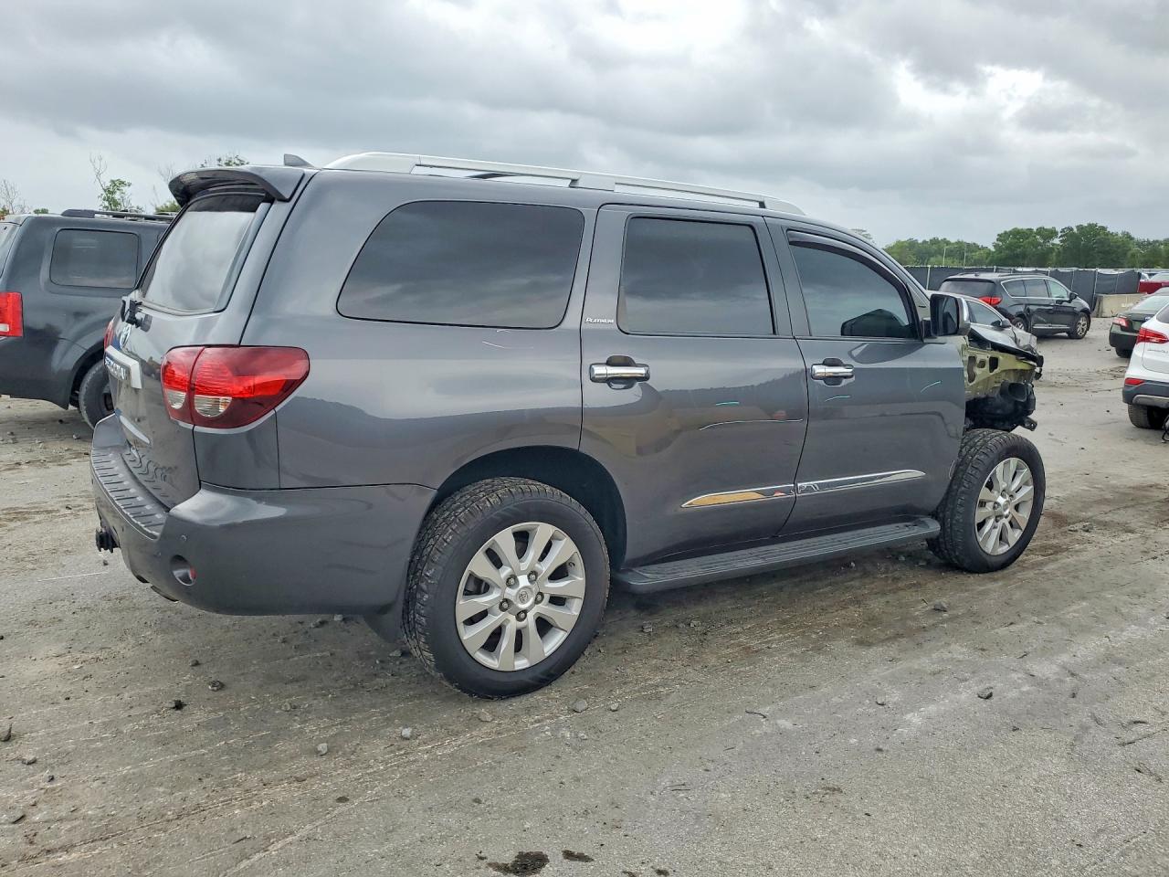 2021 Toyota Sequoia VIN 5TDGY5A14MS075556 photo 3