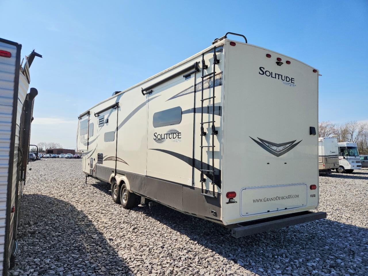 2019 GRAND Solitude VIN 573FS4320K9900123 photo 3