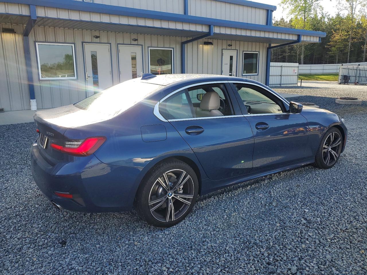 2021 BMW 3 series VIN 3MW5R7J05M8C06569 photo 3