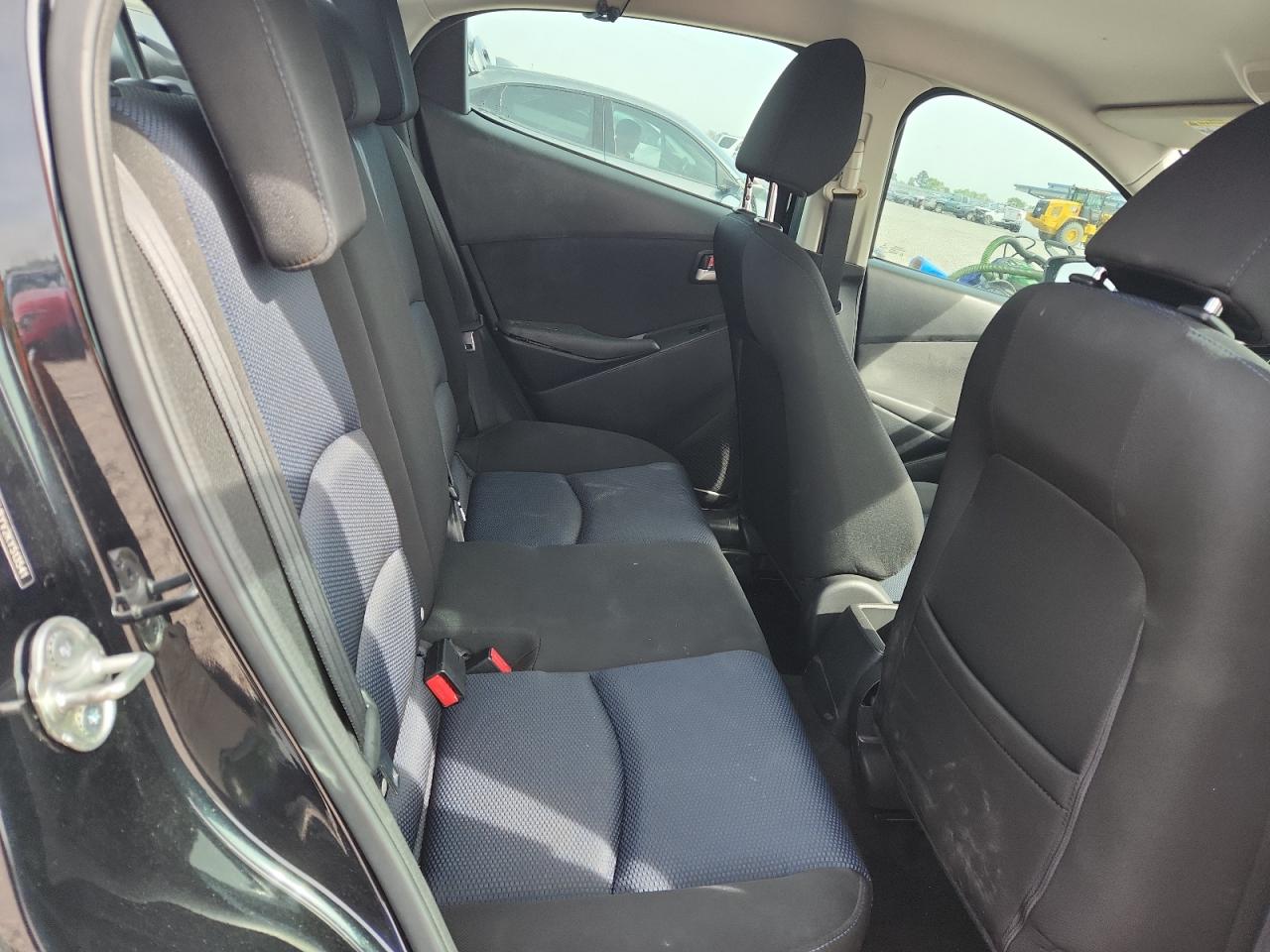 2019 Toyota Yaris VIN 3MYDLBYV2KY513541 photo 10