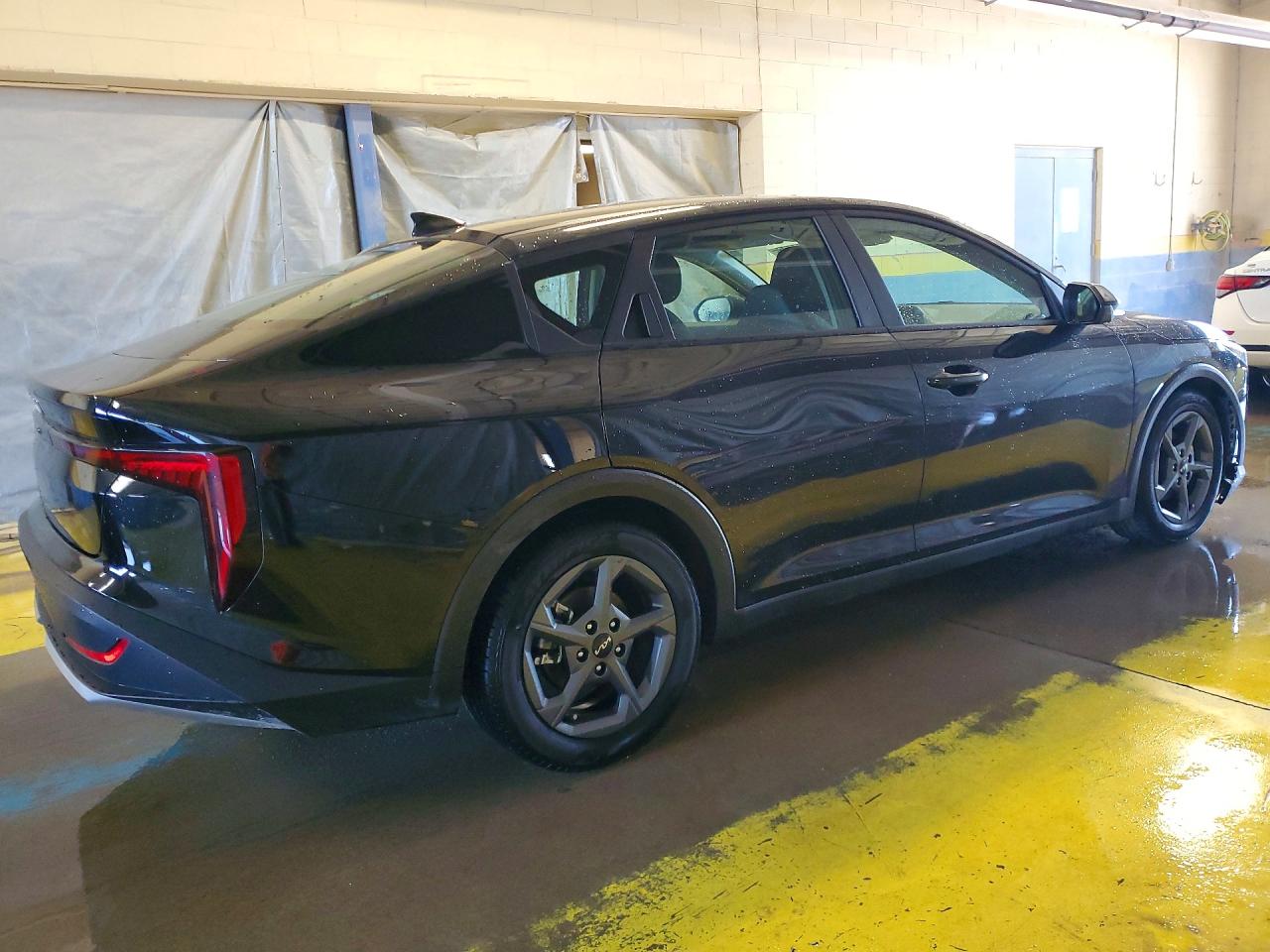 2025 Kia All other VIN 3KPFT4DE2SE103610 photo 3
