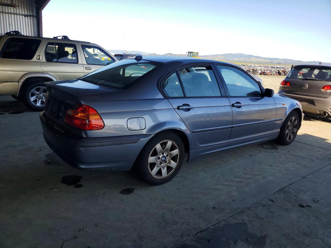 2005 BMW 3 series VIN WBAAZ33405KW75320 photo 3