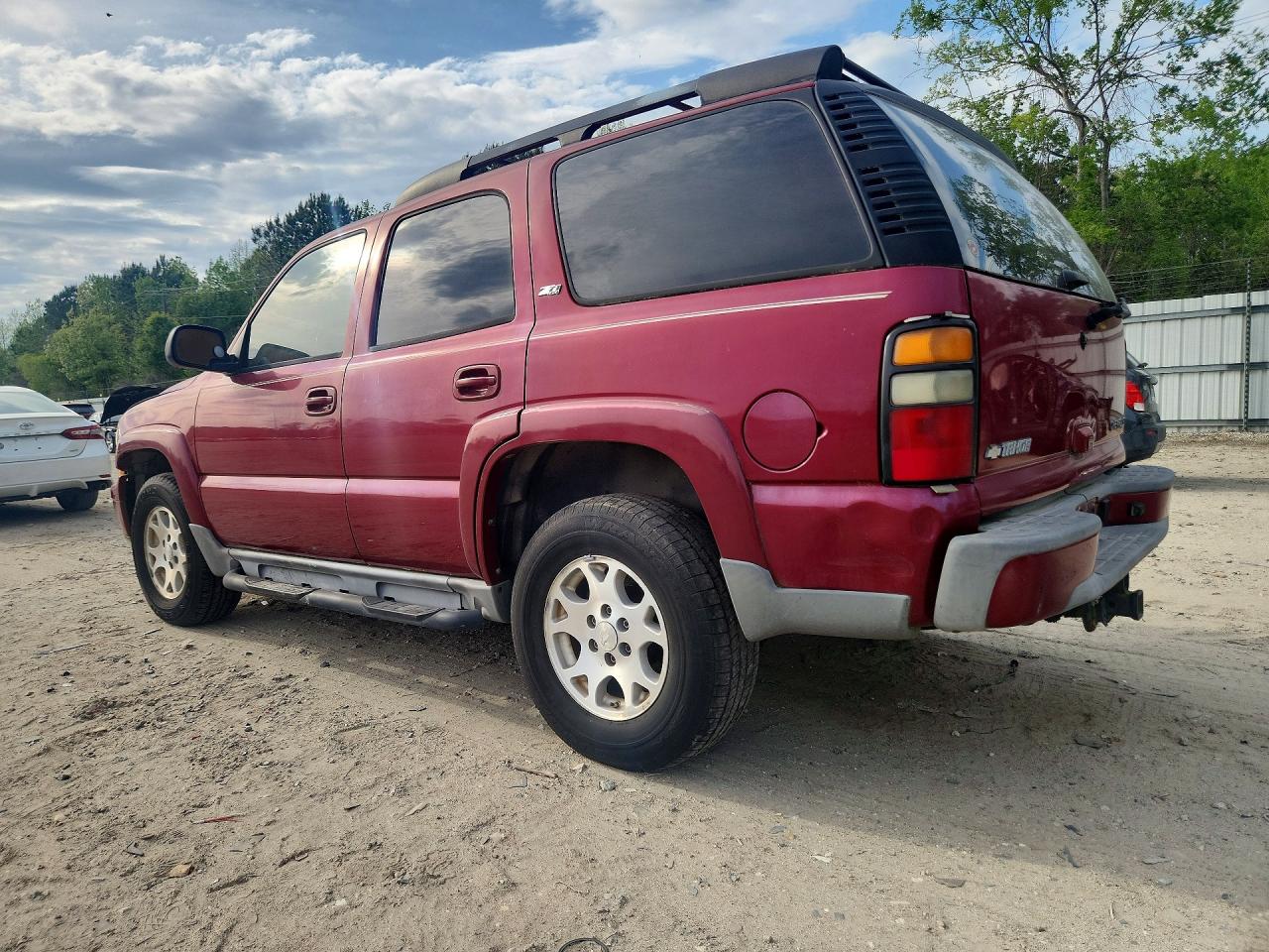 2005 CHEV Tahoe VIN 1GNEK13T95R269376 photo 2