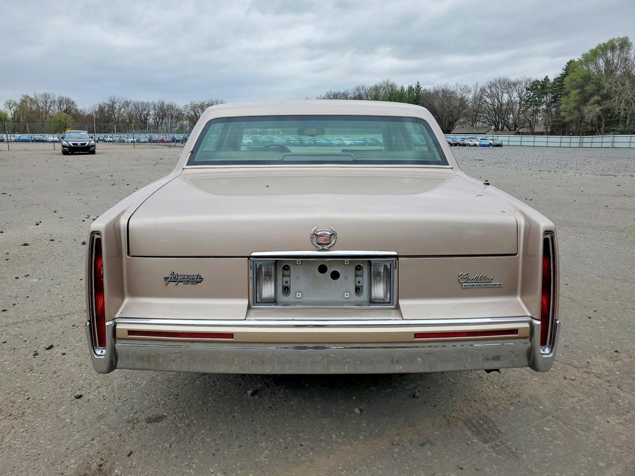 1993 Cadillac Deville VIN 1G6CD53B4P4215592 photo 6