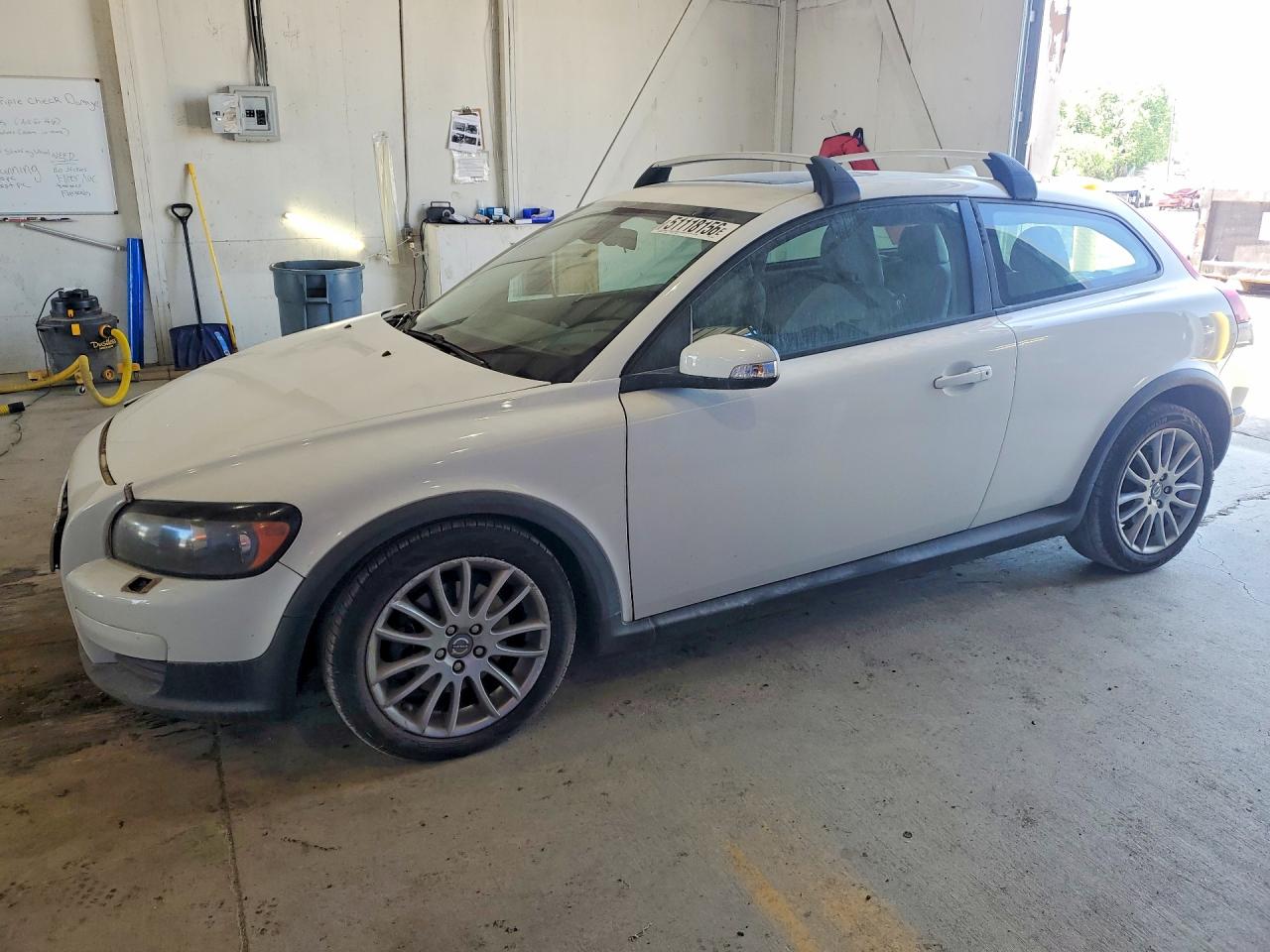 2010 Volvo C30 VIN YV1672MK4A2174540 photo 1