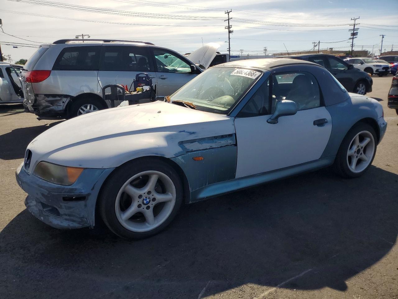 1998 BMW Z3 VIN 4USCH7326WLD15935 photo 1