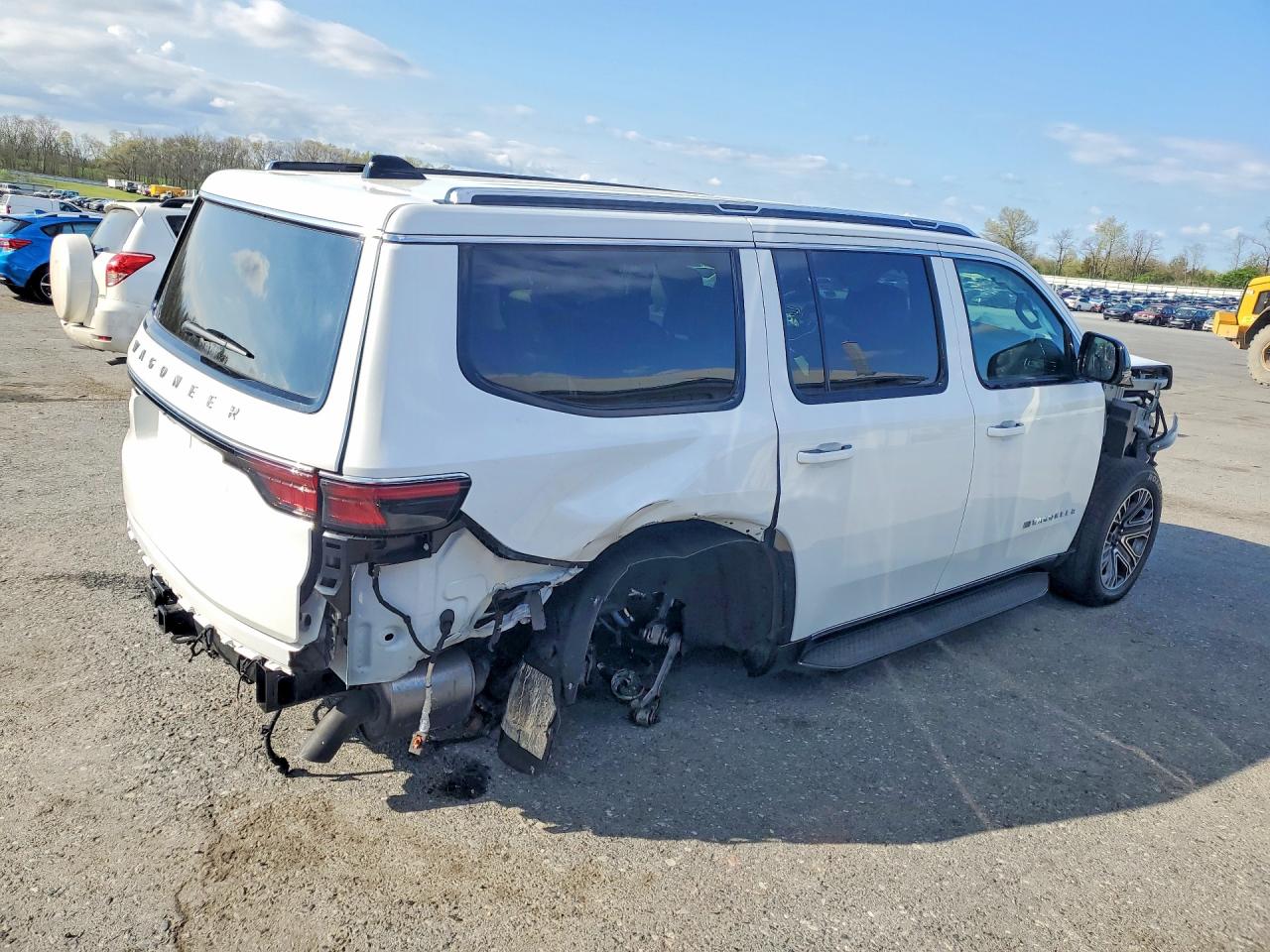 2025 Jeep Wagoneer VIN 1C4SJVBP6SS526590 photo 3