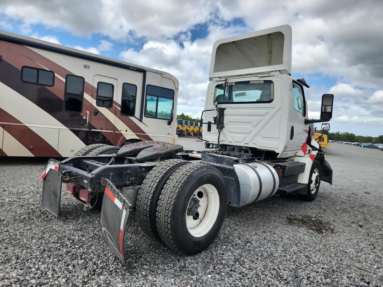 2019 International All other VIN 3HSDXTZN4KN042492 photo 4