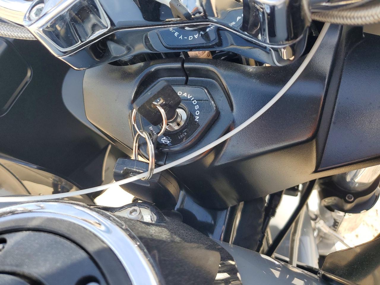 2025 HARLEY Fl VIN 1HD1KH713SB600352 photo 8