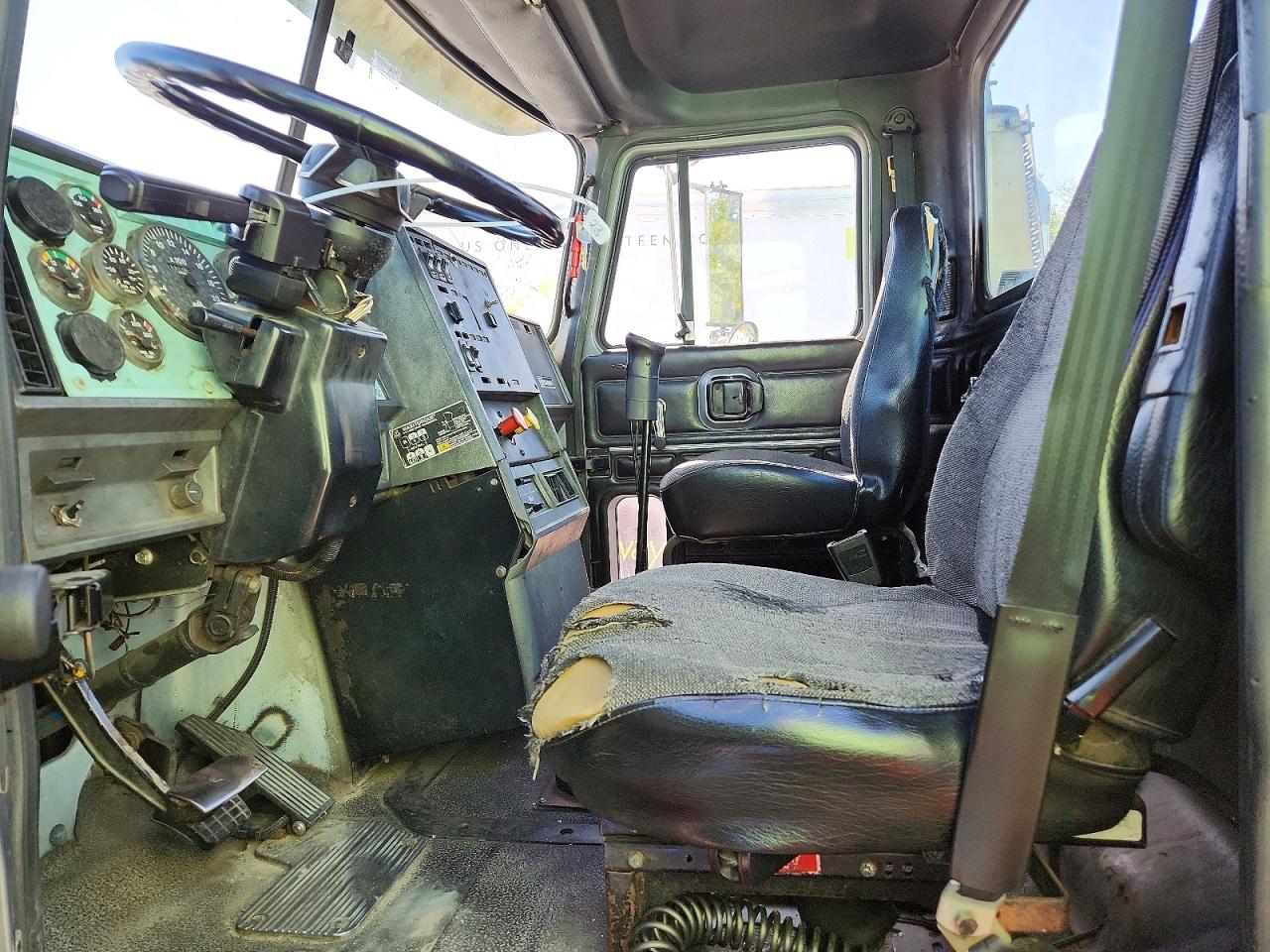 1999 MACK All other VIN 1M1AA18Y6XW113105 photo 5