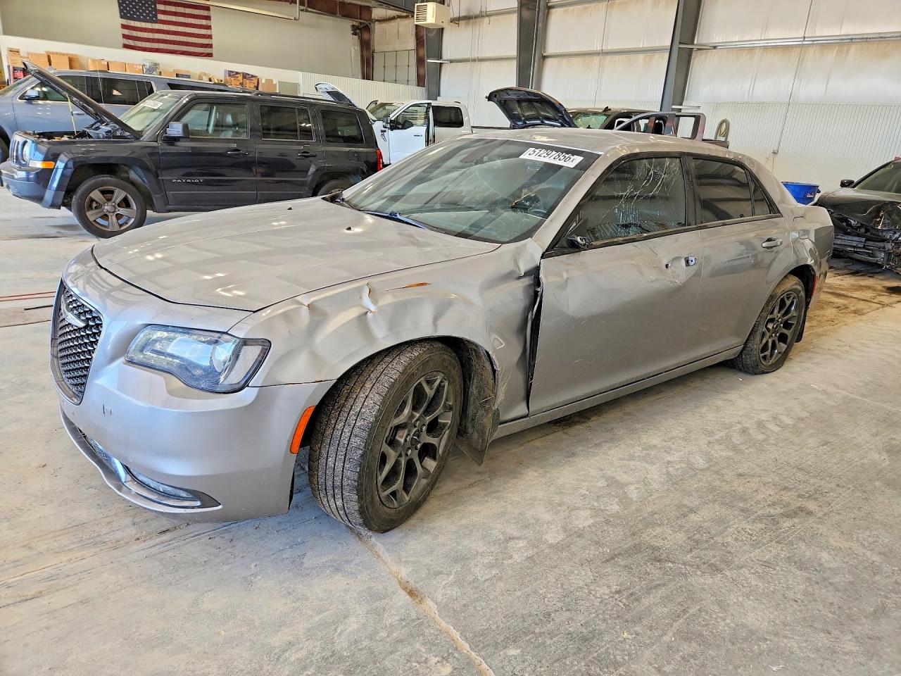 2016 Chrysler 300 VIN 2C3CCAGG6GH183007 photo 1