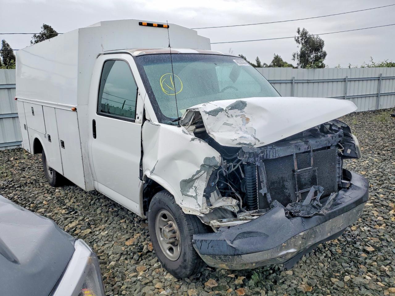 2004 CHEV Express VIN 1GBHG31U241212274 photo 4