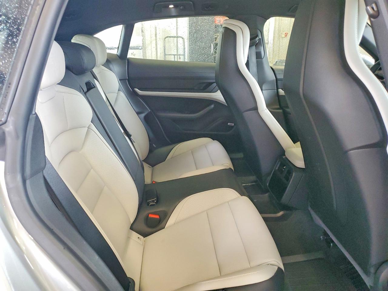 2022 Porsche Taycan VIN WP0BA2Y18NSA67149 photo 11