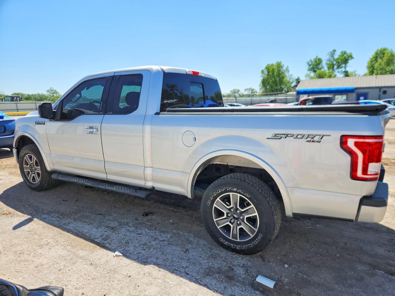 2017 Ford F-150 VIN 1FTFX1EF4HKD24688 photo 2