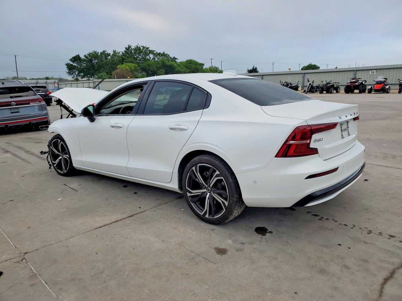 2024 VOLVO S60 VIN 7JRL12TL1RG281470 photo 2