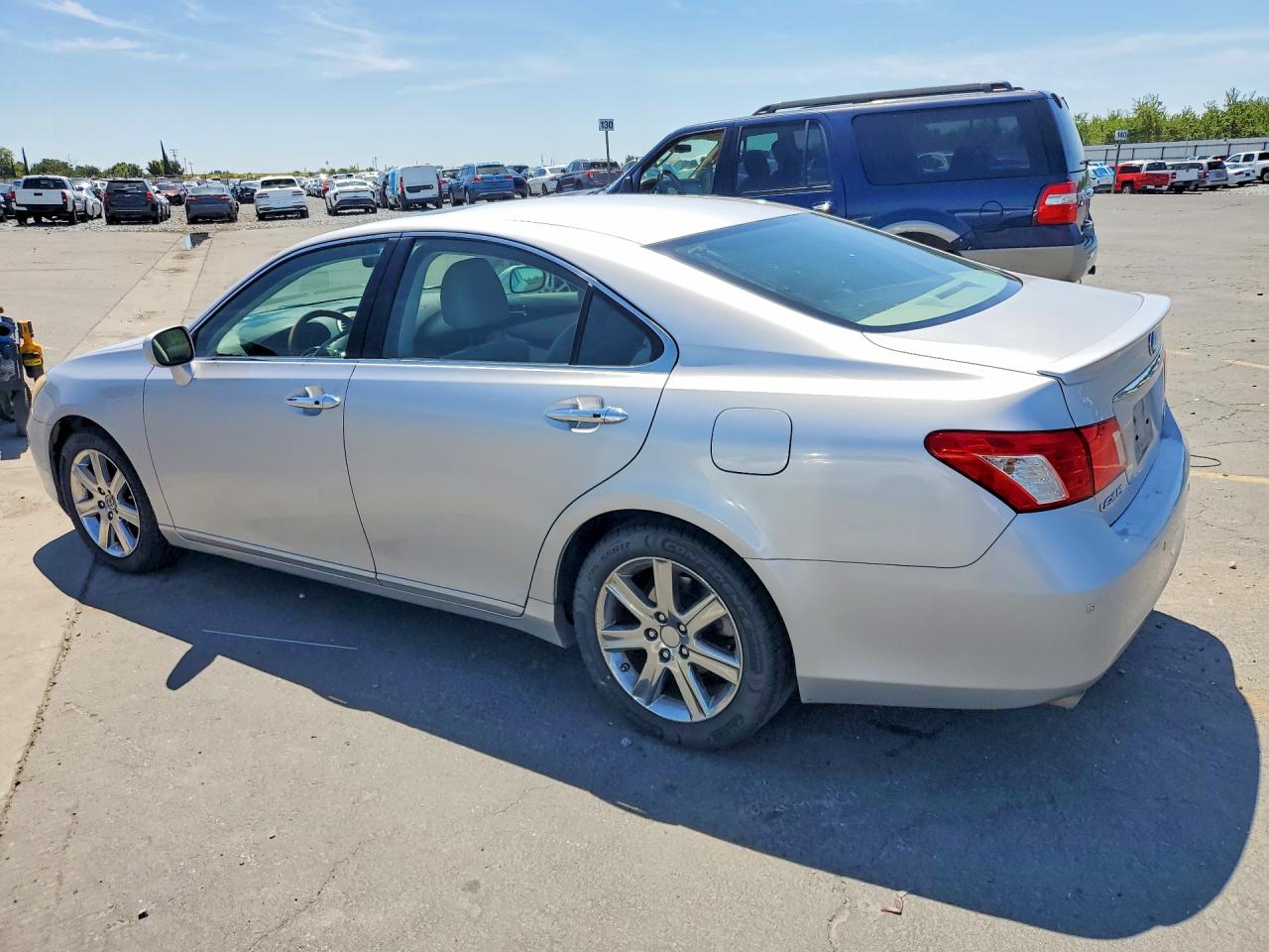 2009 Lexus ES350 VIN JTHBJ46GX92342136 photo 2