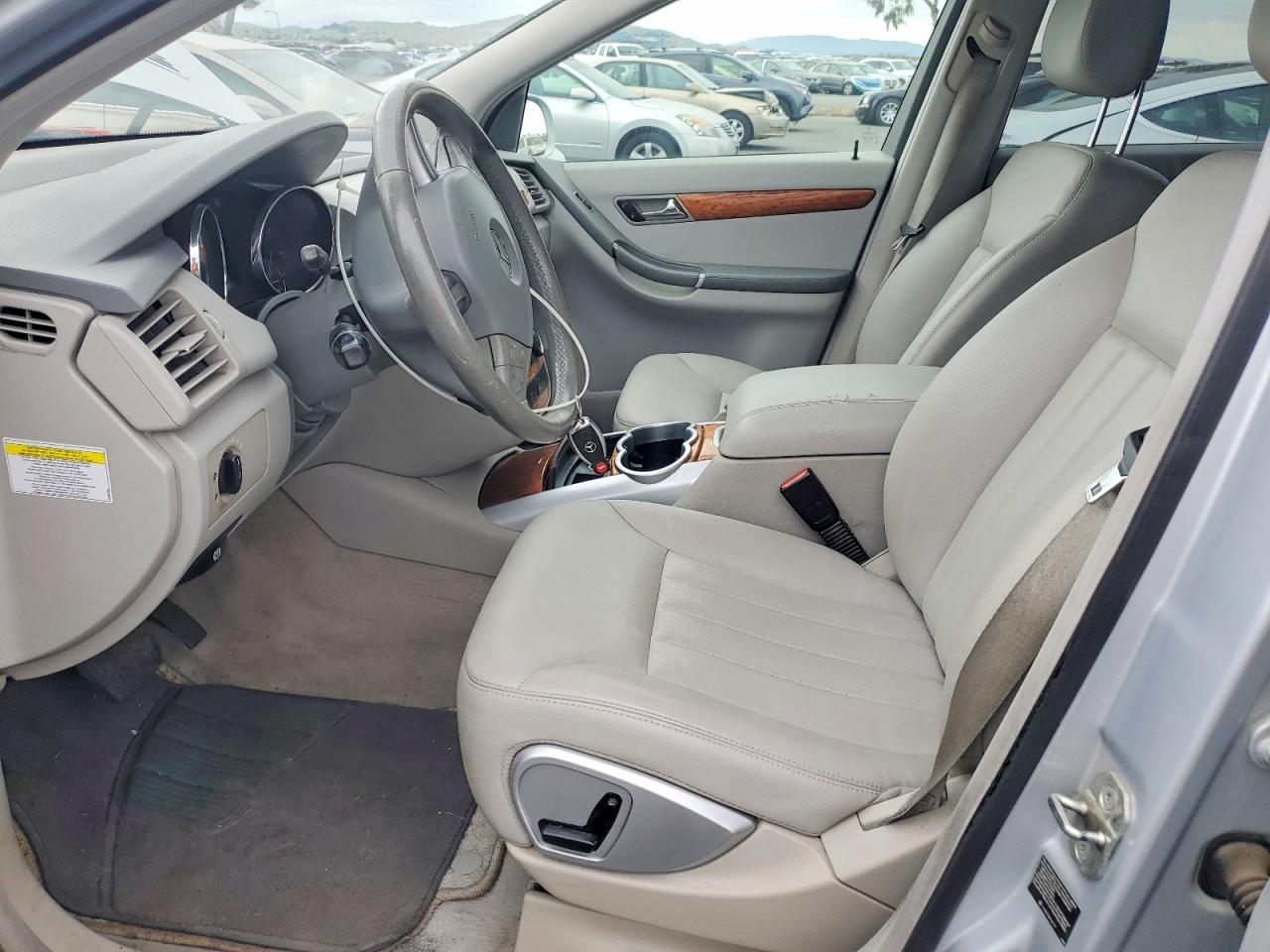 2007 MERCEDES-BENZ R-class VIN 4JGCB65E97A048255 photo 7