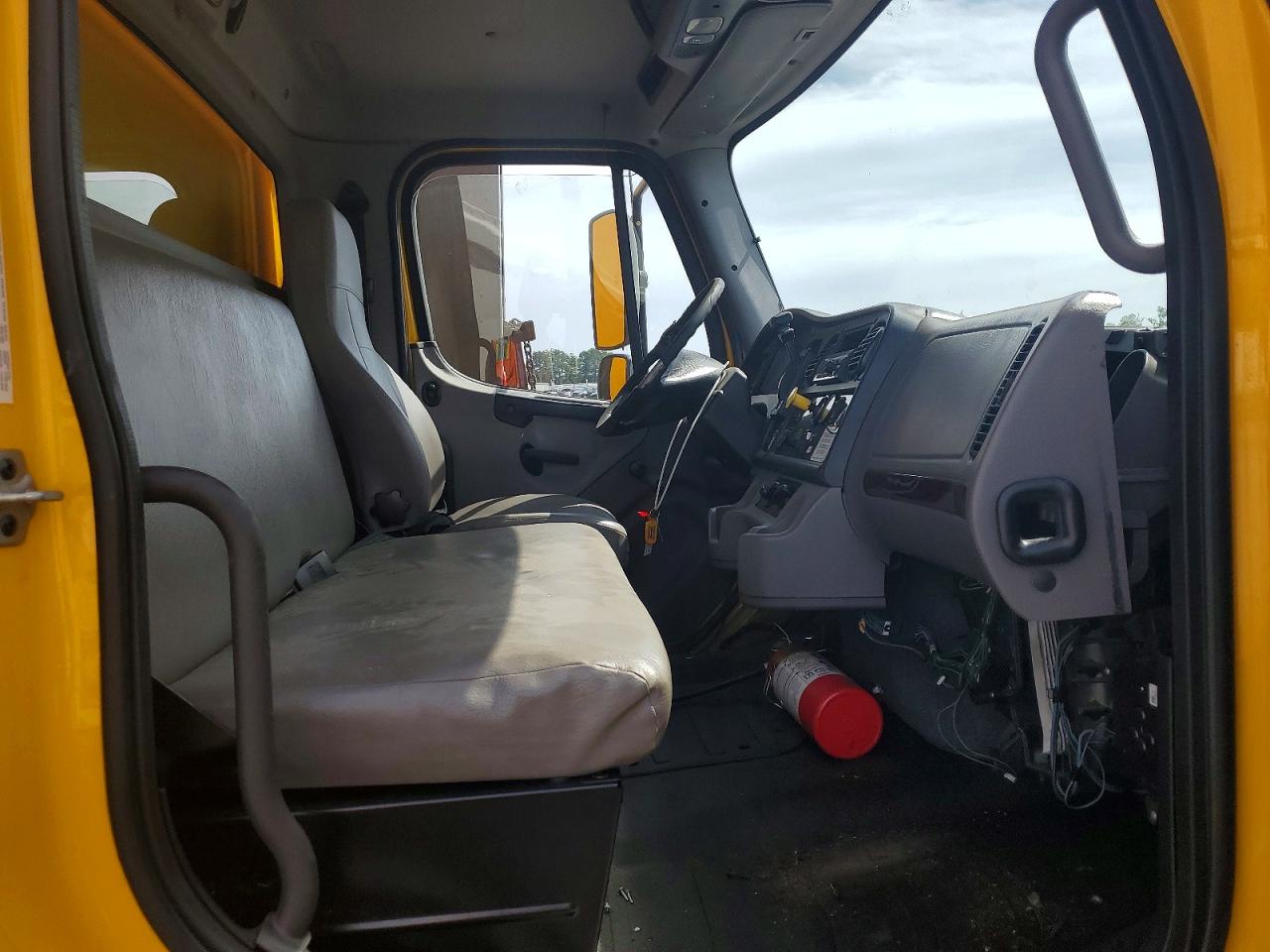 2018 FREIGHTLINER All other VIN 1FVACWFB2JHJH4839 photo 5