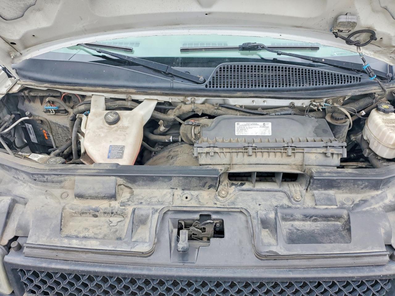 2018 CHEV Express VIN 1GCWGBFP6J1253924 photo 12