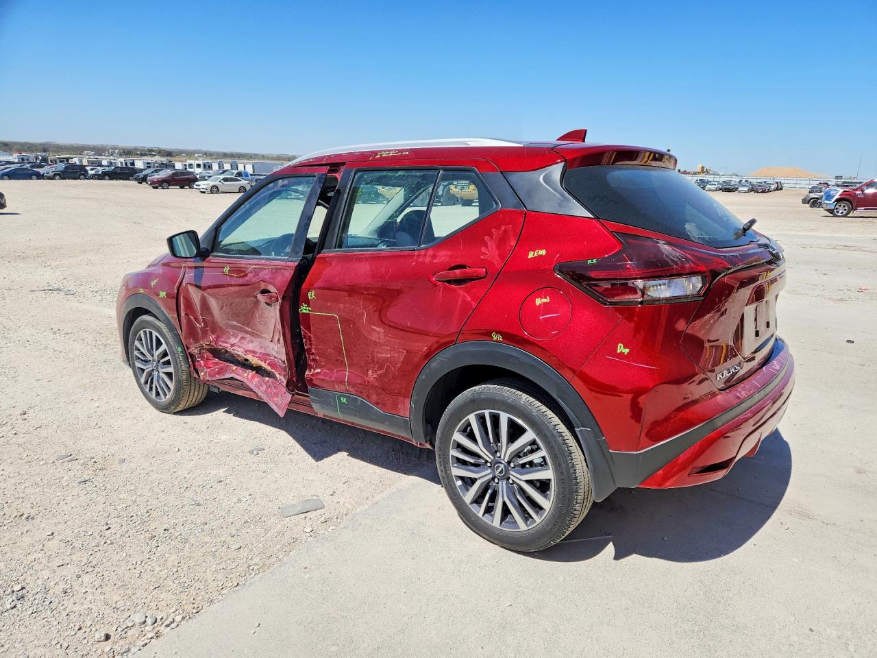 2023 Nissan Kicks VIN 3N1CP5CV8PL522081 photo 2