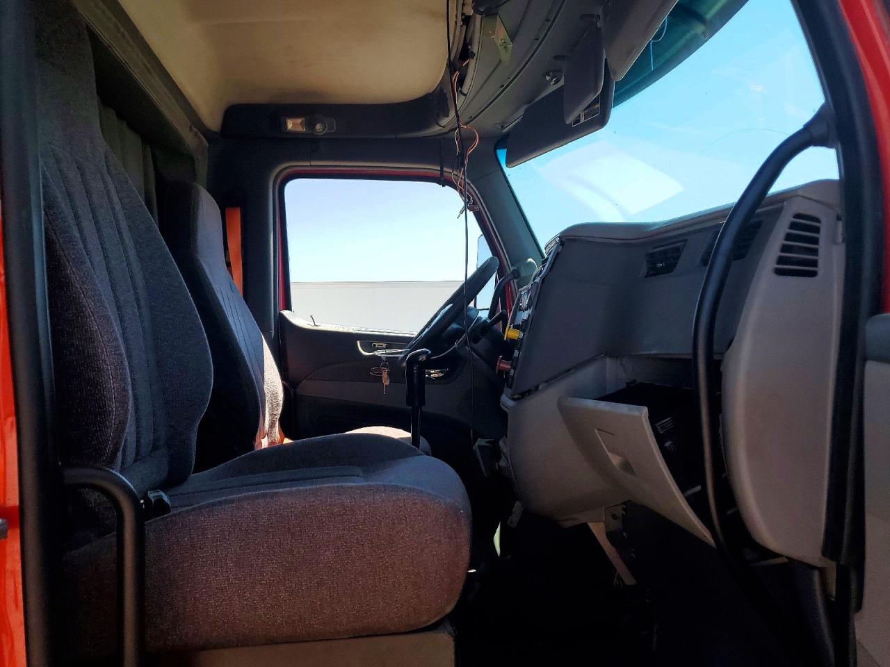 2017 PETERBILT All other VIN 1XPBDP9X3HD444854 photo 5