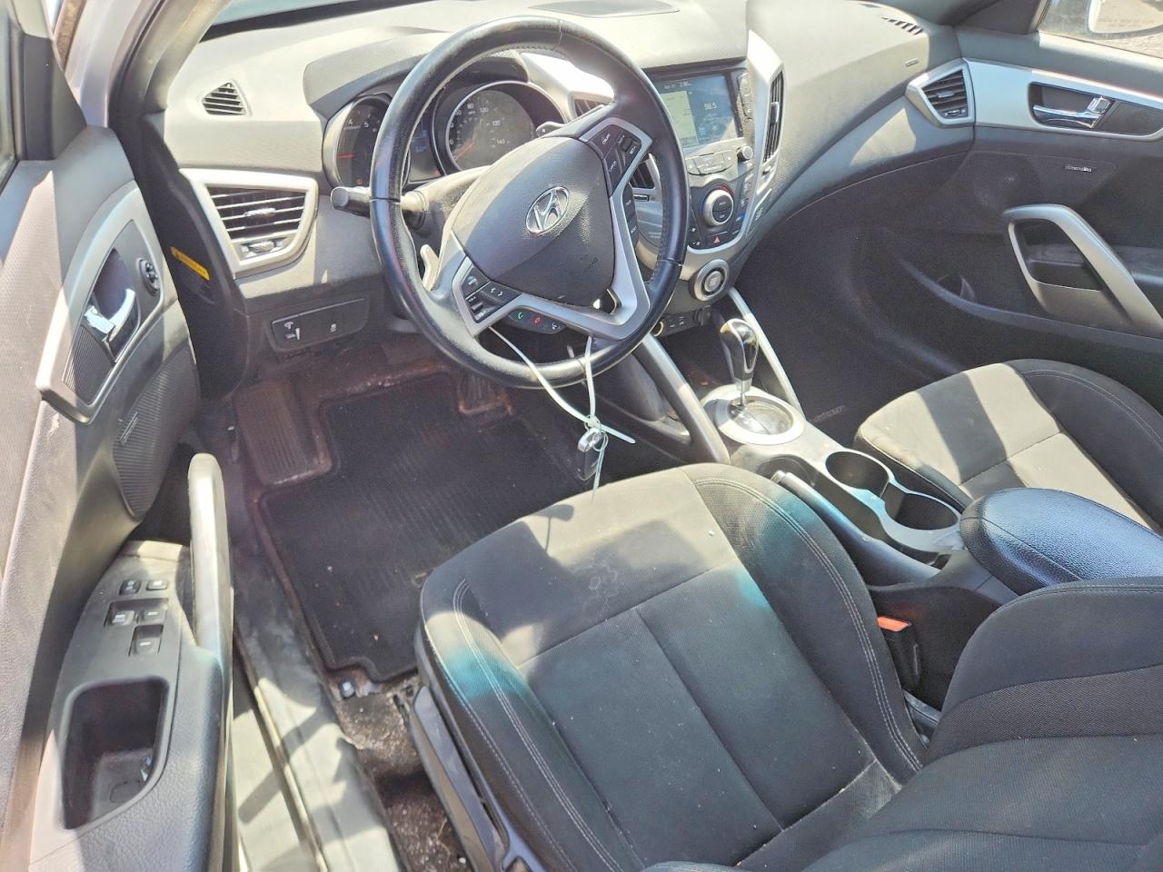 2017 Hyundai Veloster v VIN KMHTC6AD7HU320554 photo 8