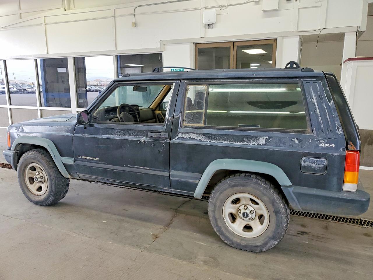 1997 JEEP Cherokee VIN 1J4FJ67S5VL564096 photo 2