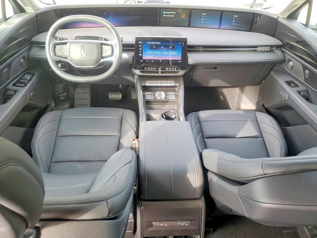 2026 Lincoln Nautilus VIN 5LMPJ8JA3TJ036645 photo 8