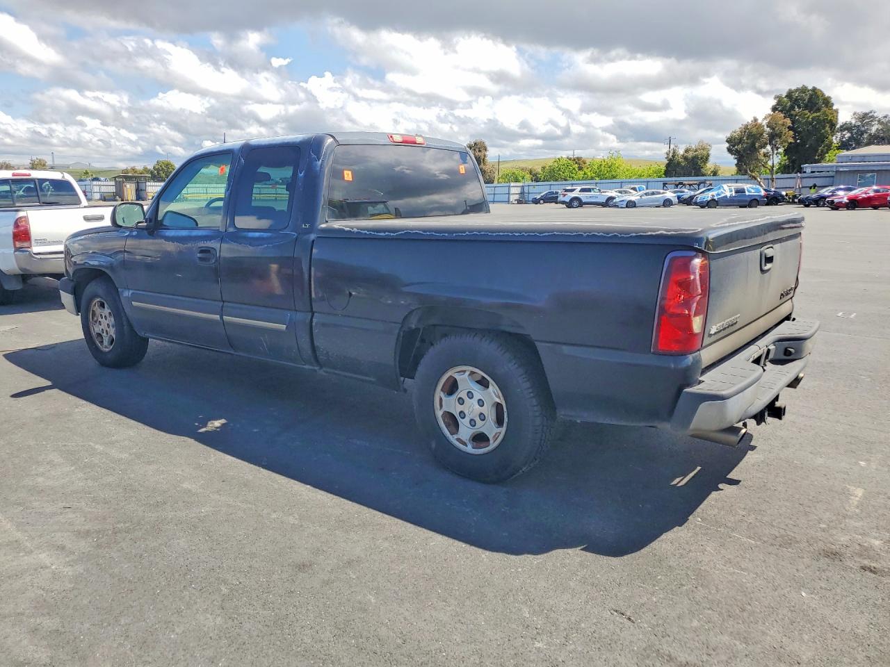 2003 Chev Silverado VIN 2GCEC19T231204954 photo 2