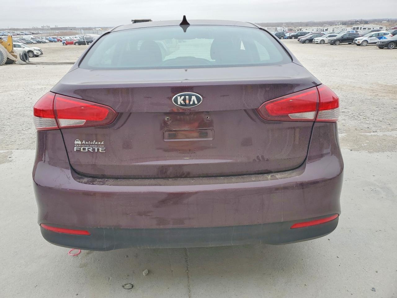 2018 Kia Forte VIN 3KPFK4A79JE269906 photo 6