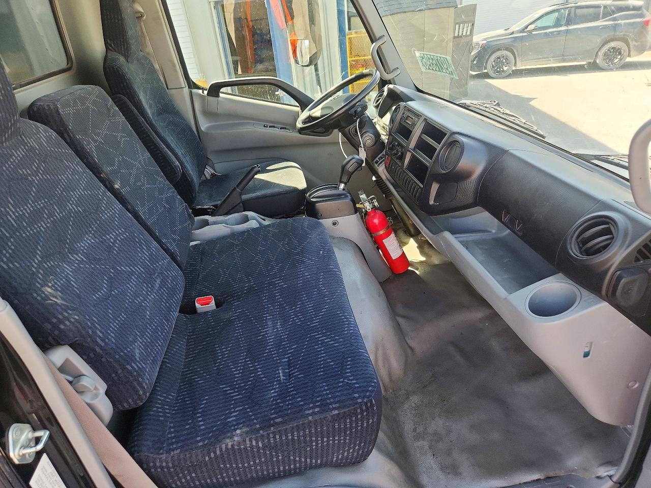 2017 HINO All other VIN JHHSDM2H8HK005371 photo 5