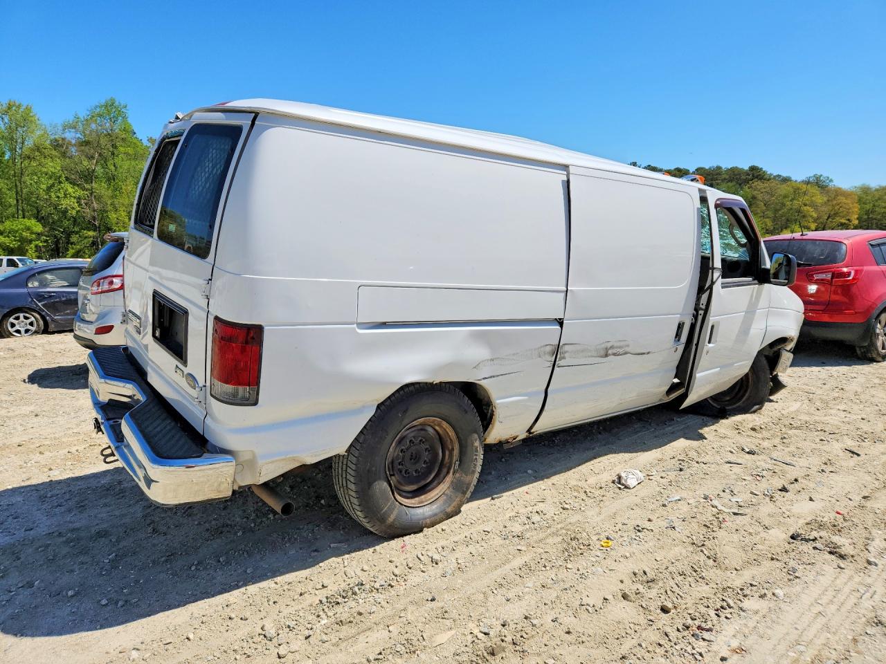 2011 Ford Econoline VIN 1FTNE2EW3BDB00881 photo 3