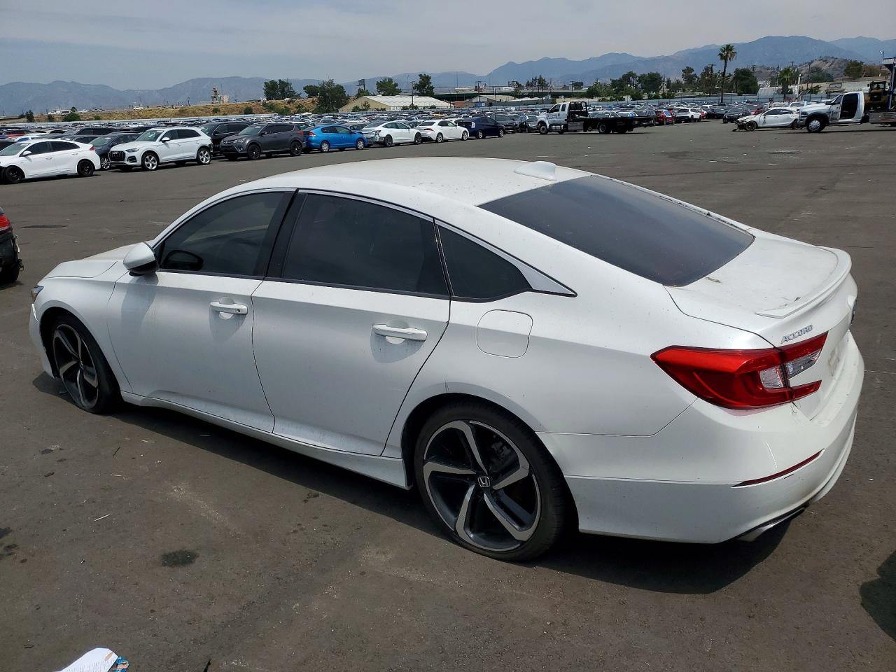 2018 Honda Accord VIN 1HGCV1F31JA147883 photo 2