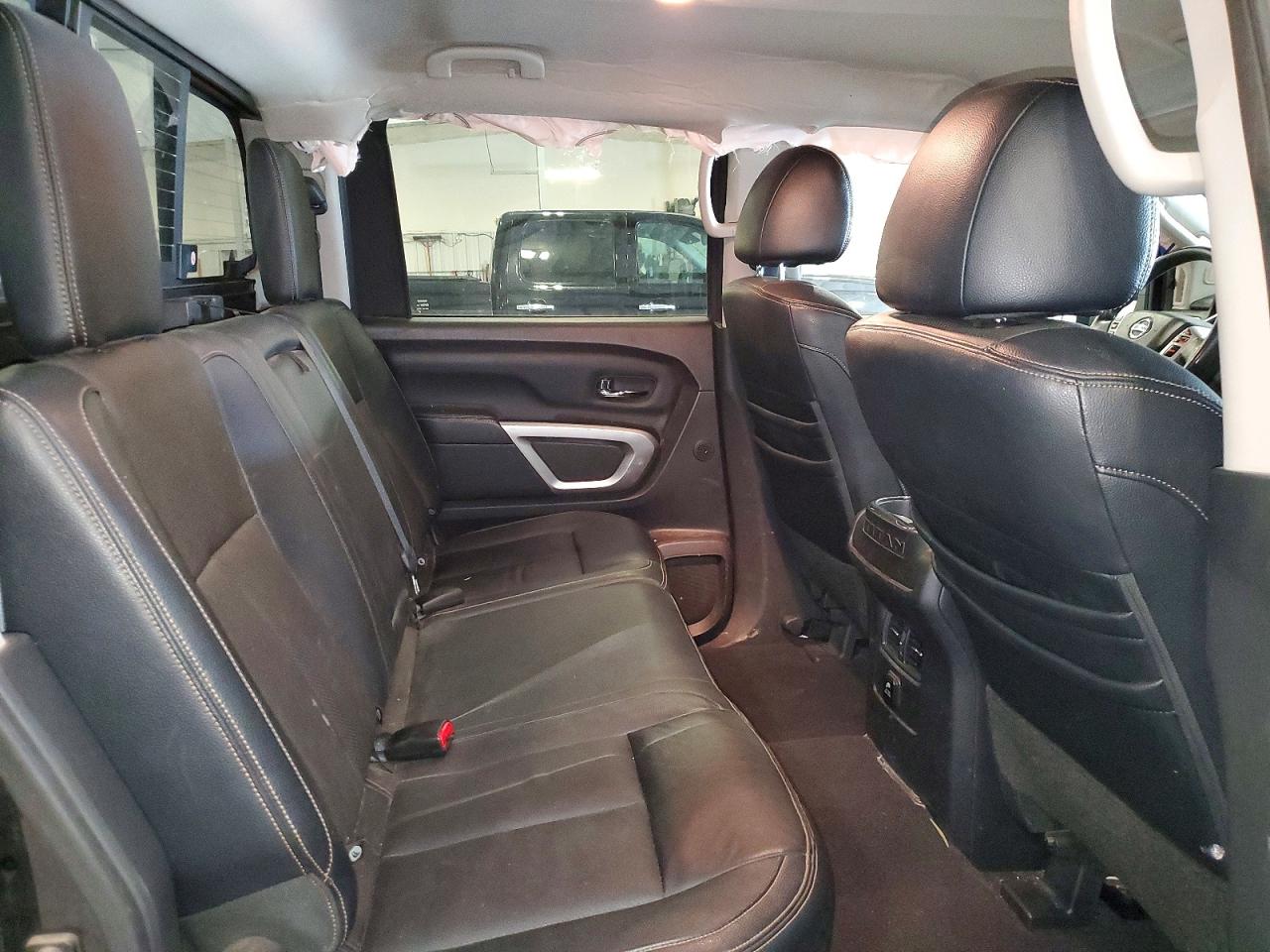 2017 Nissan TITAN VIN 1N6AA1E57HN560363 photo 10