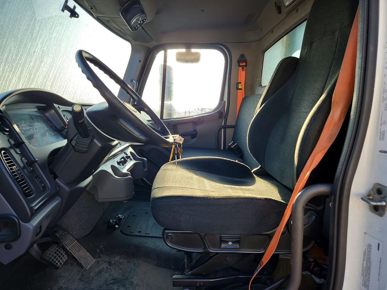 2018 FREIGHTLINER All other VIN 1FVHCYFEXJHJG7075 photo 7