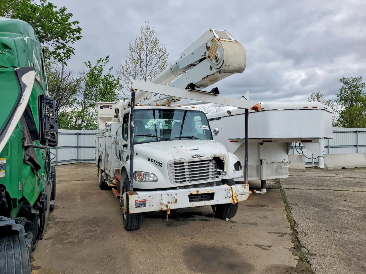 2013 FREIGHTLINER All other VIN 1FVACXDT8DHFH7832 photo 1