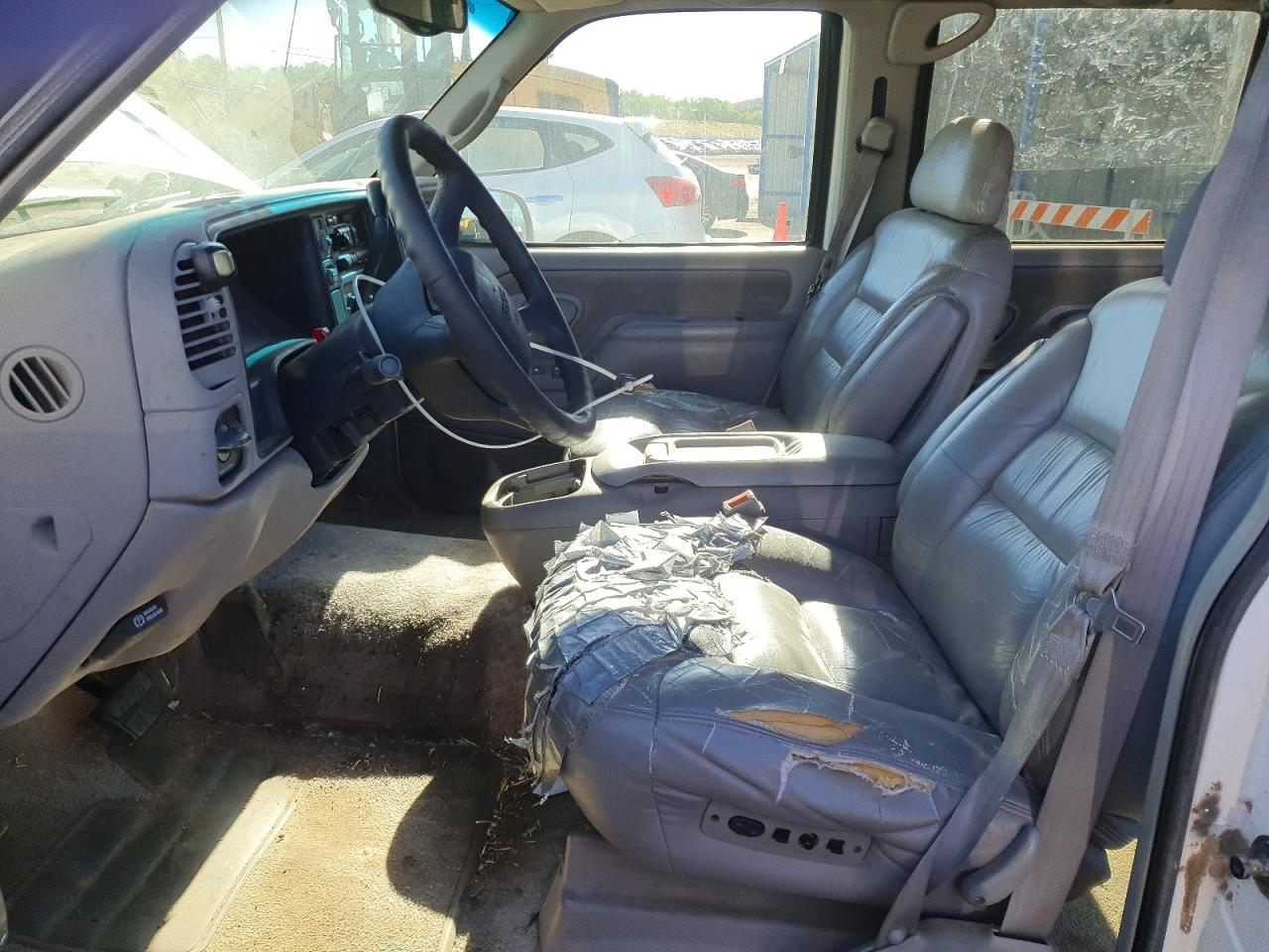1998 GMC Yukon VIN 1GKEK13RXWJ721854 photo 7