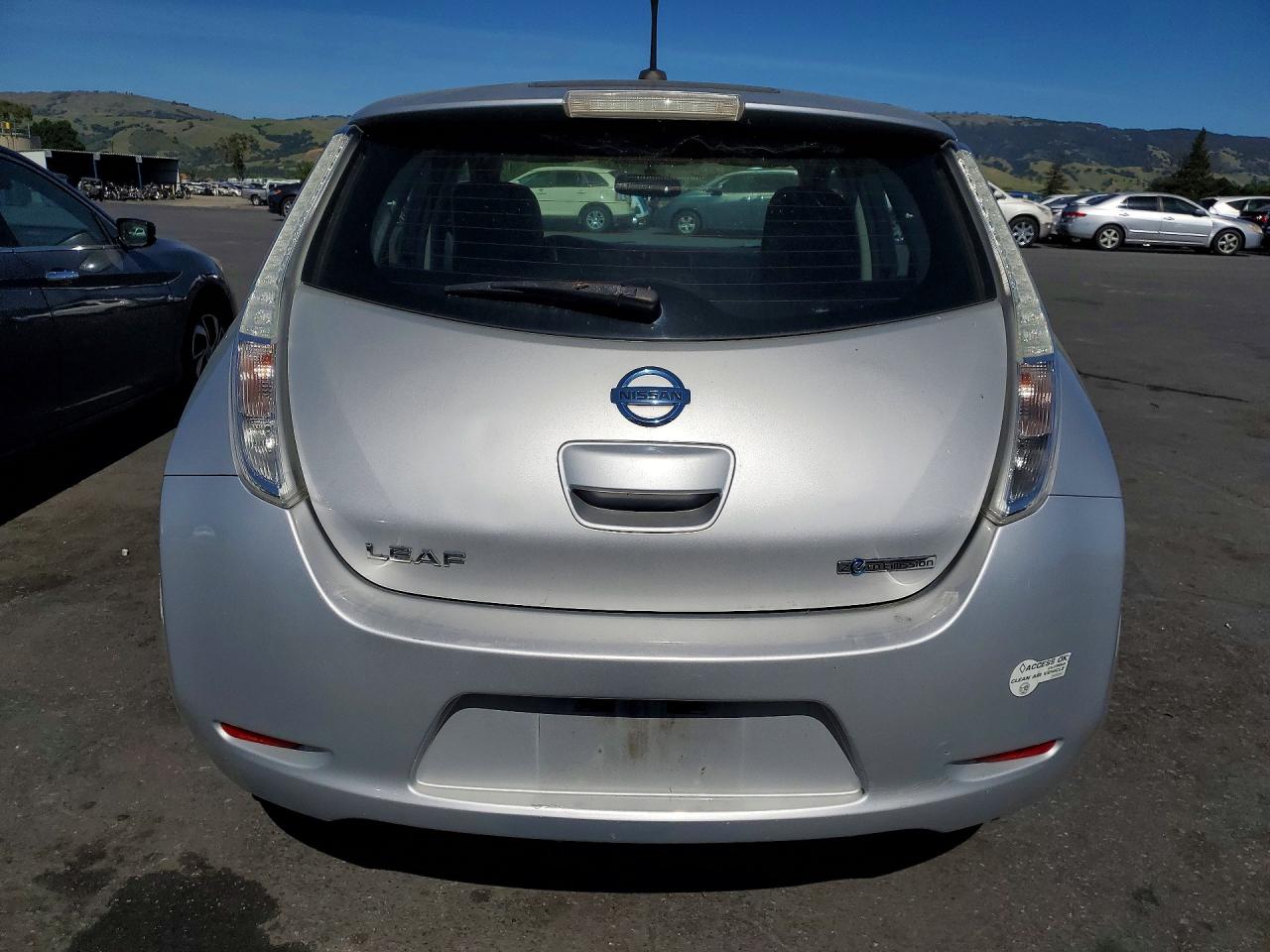2013 NISSAN Leaf VIN 1N4AZ0CP4DC405596 photo 6