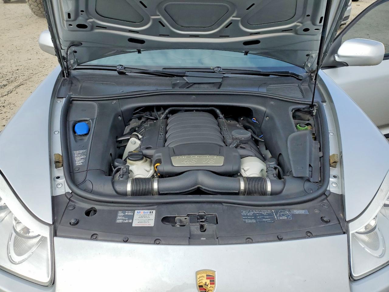 2010 Porsche Cayenne VIN WP1AD2APXALA61550 photo 12