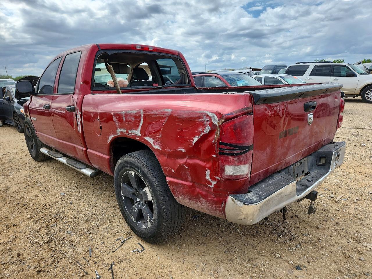 2008 Dodge Ram 1500 VIN 1D7HA18K28J207335 photo 2