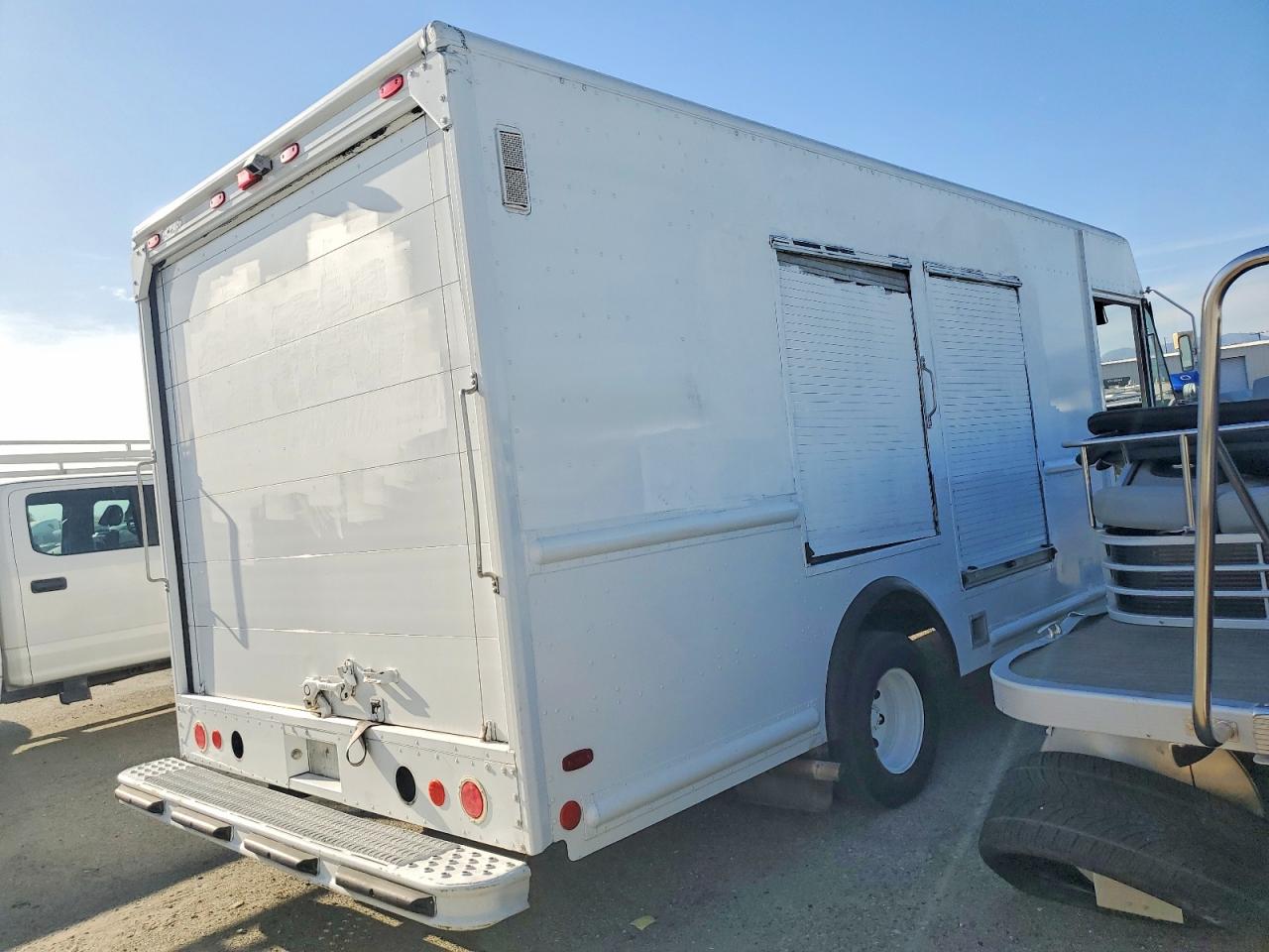 2007 Ford Econoline VIN 1FCLE49L87DA95168 photo 4