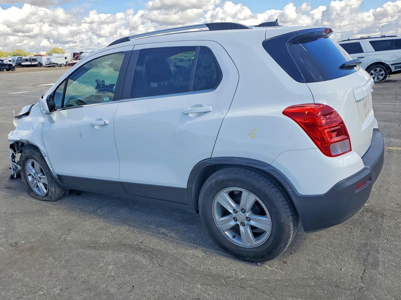 2016 Chev Trax VIN 3GNCJLSB3GL157732 photo 2