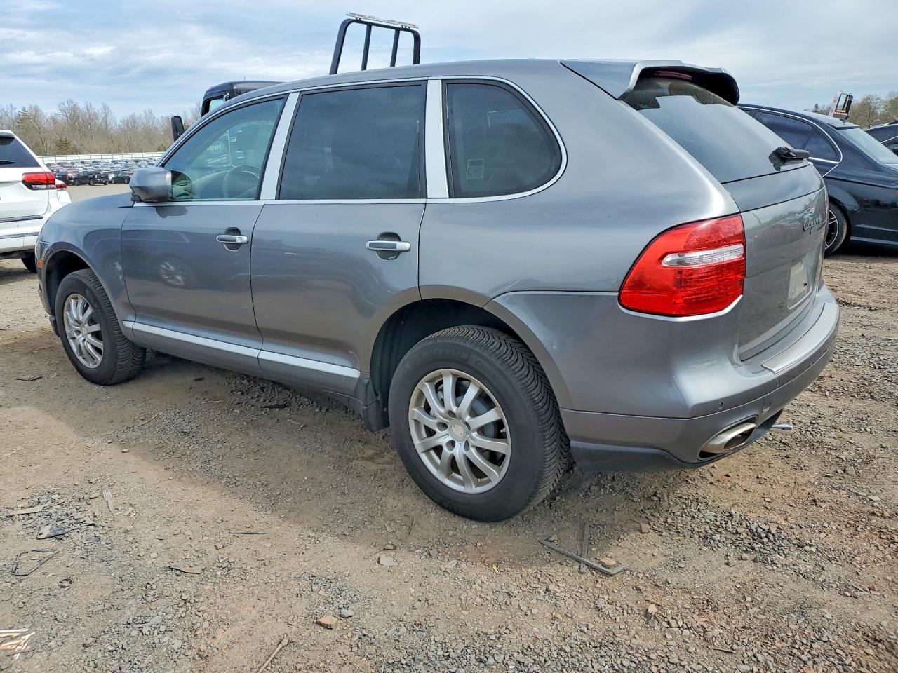 2008 Porsche Cayenne VIN WP1AA29P08LA05074 photo 2