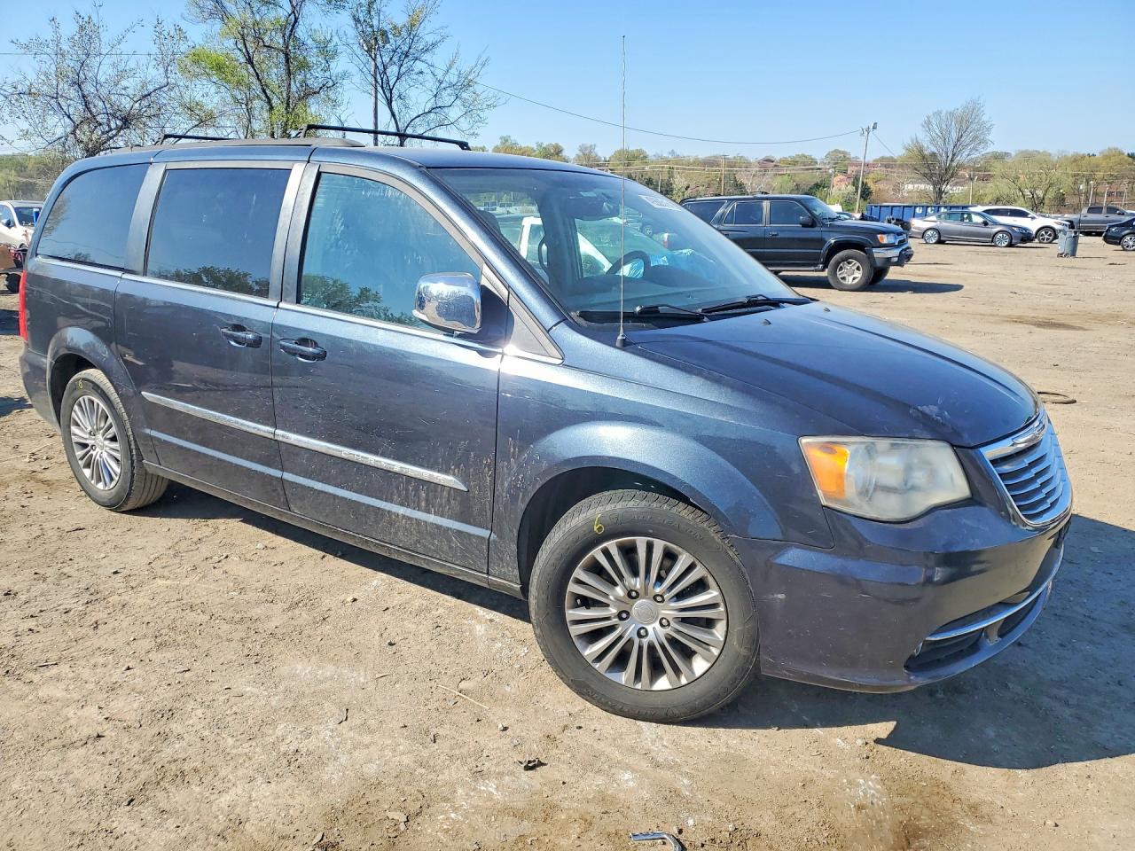 2014 Chrysler Minivan VIN 2C4RC1CG7ER250166 photo 4
